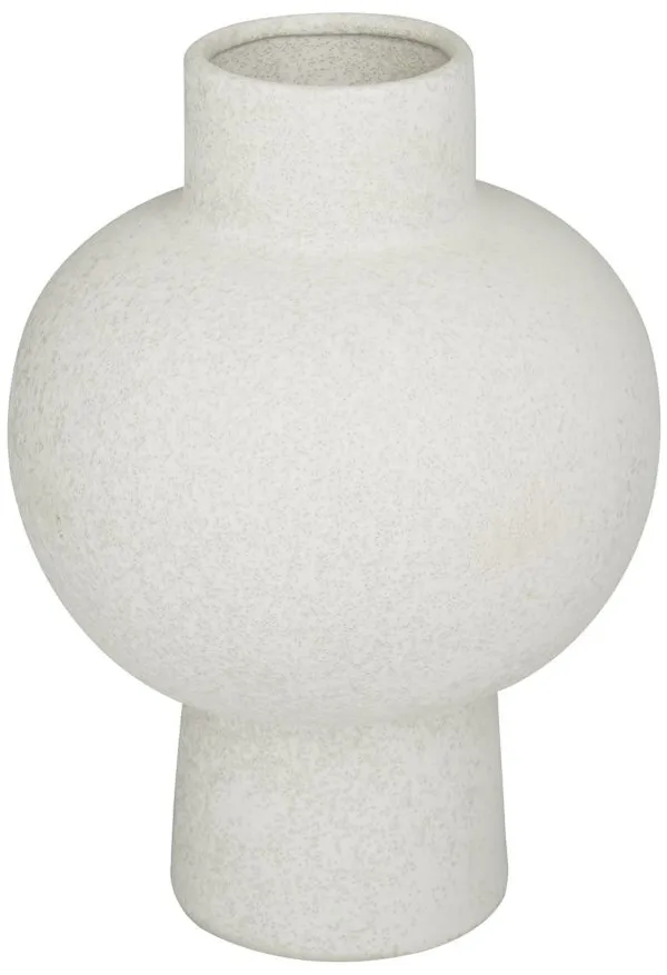 Ivy Collection Calypseburg Vase in White by UMA Enterprises