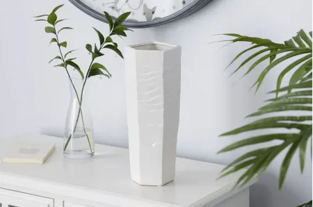 Ivy Collection Geppeddo Vase in White by UMA Enterprises