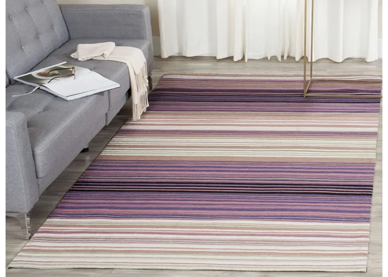 Marbella I Area Rug in White/Lilac by Safavieh