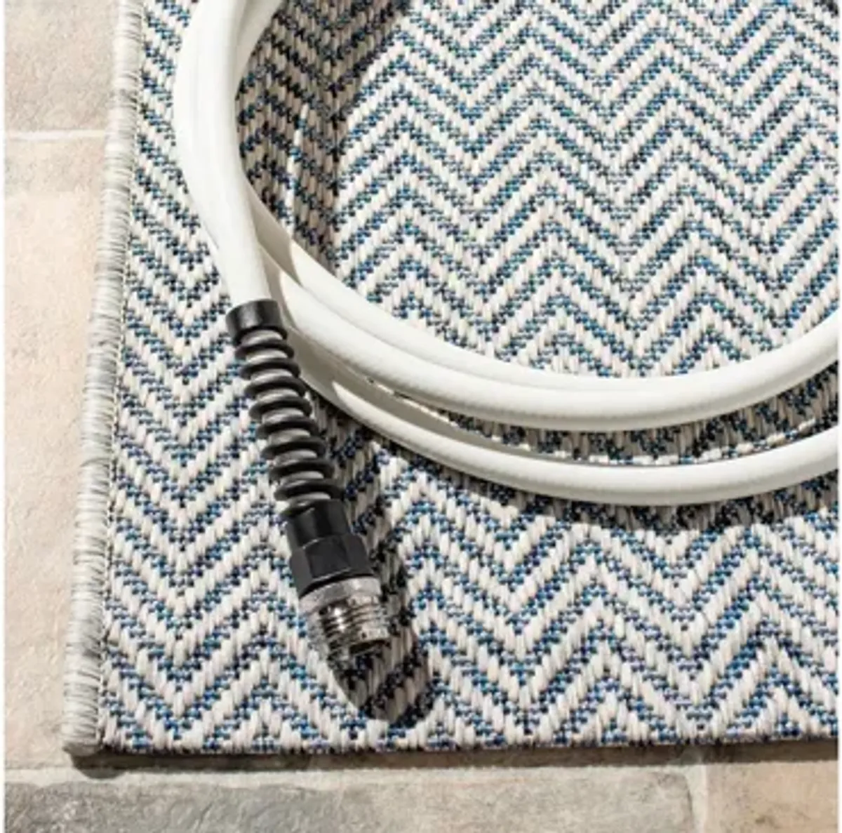 Courtyard Diamond Tile Indoor/Outdoor Area Rug