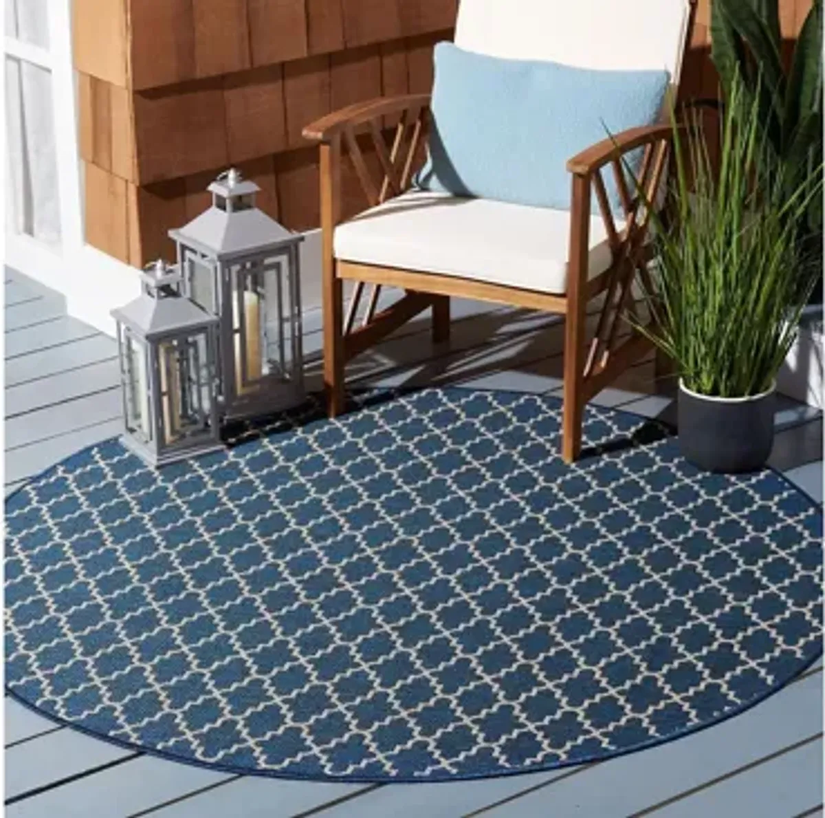 Courtyard Link Indoor/Outdoor Area Rug Round