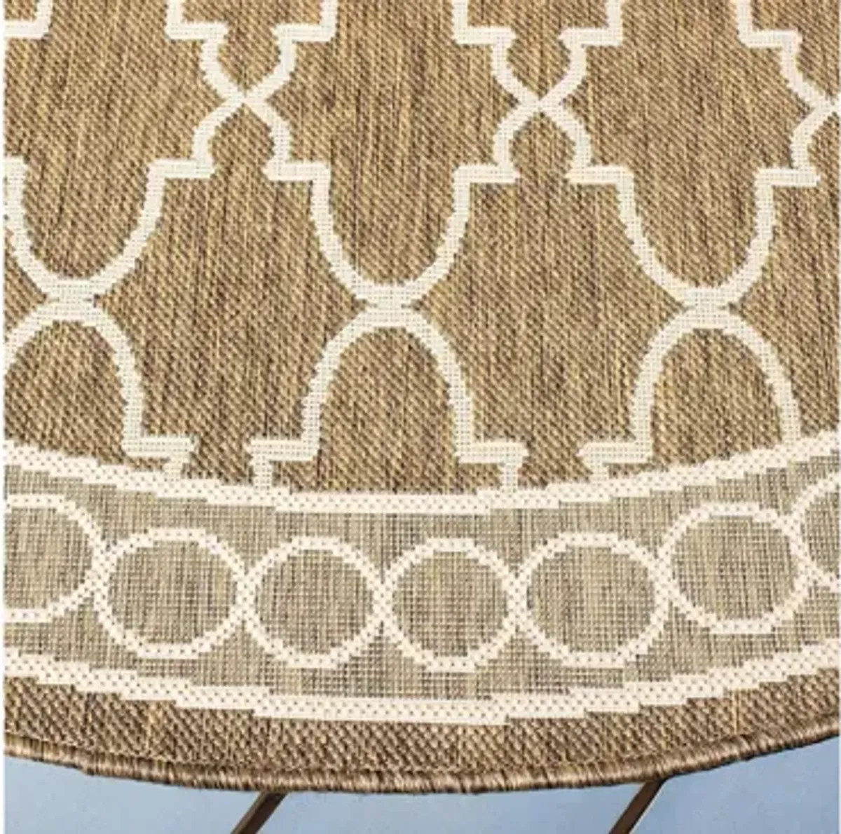 Courtyard Trellis Indoor/Outdoor Area Rug Round