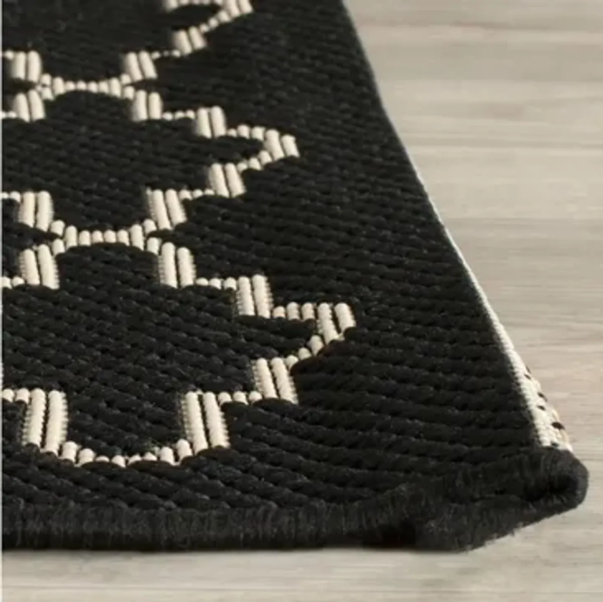 Courtyard Link Indoor/Outdoor Area Rug