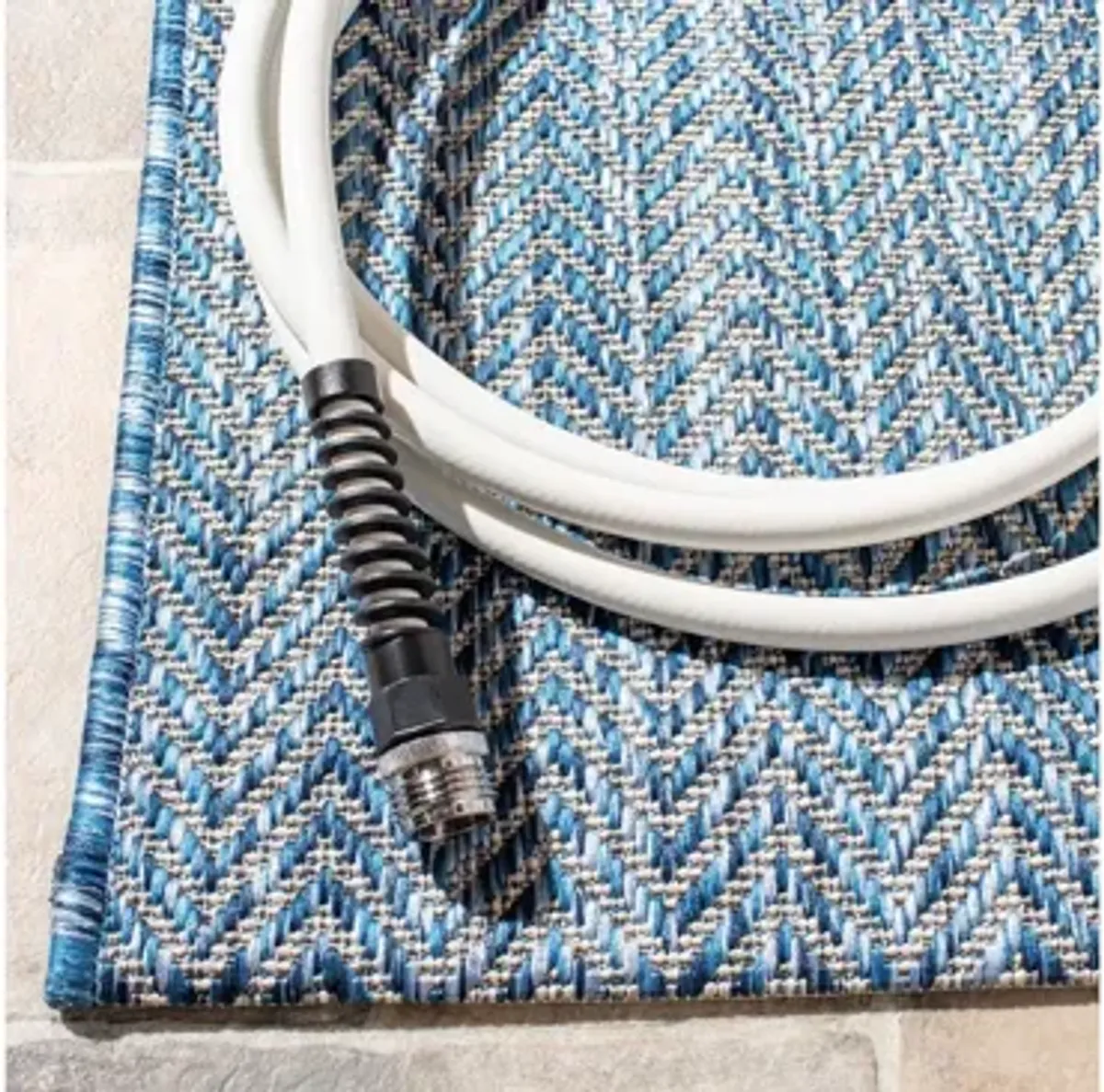 Courtyard Diamond Tile Indoor/Outdoor Area Rug