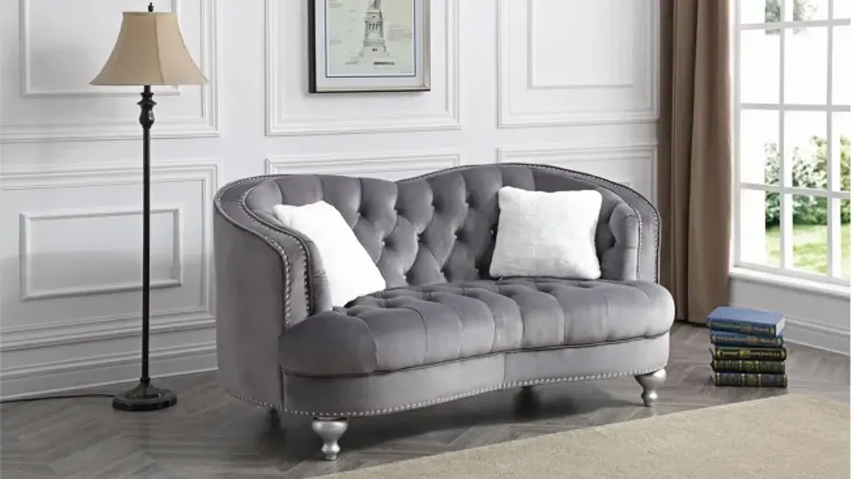 Woodbridge Loveseat