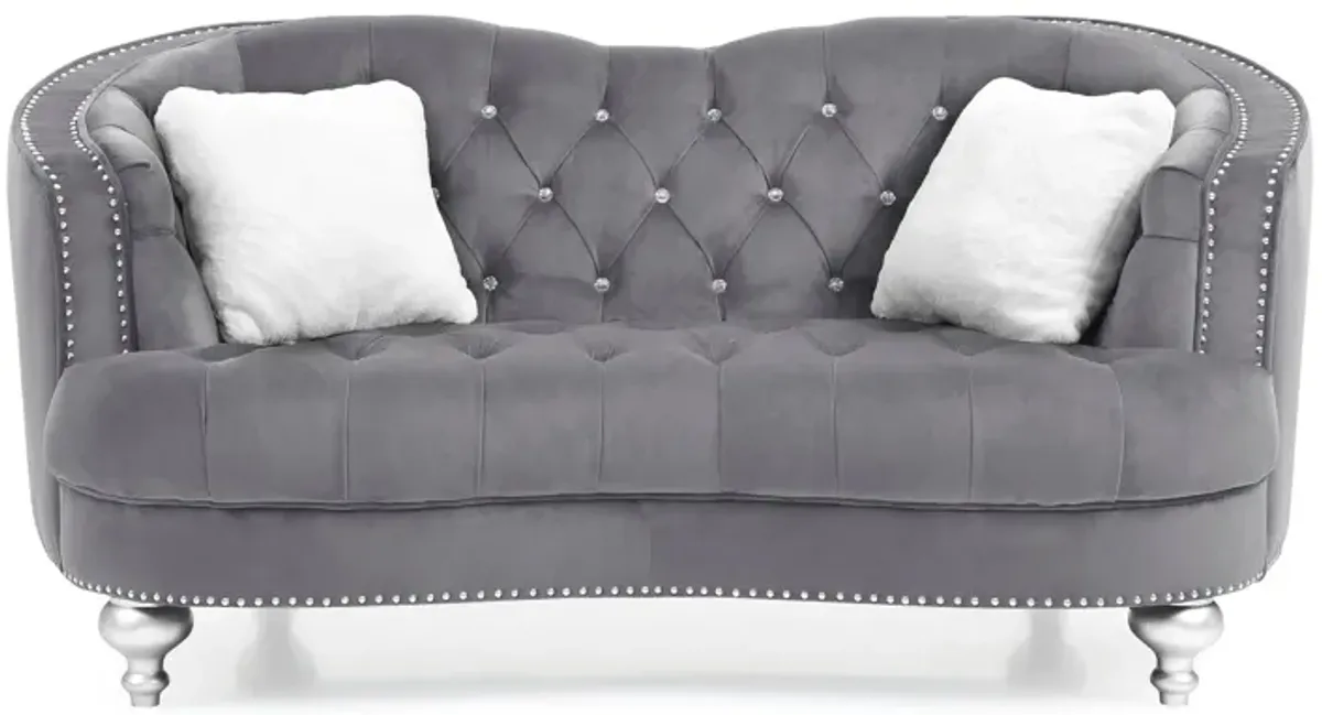 Woodbridge Loveseat