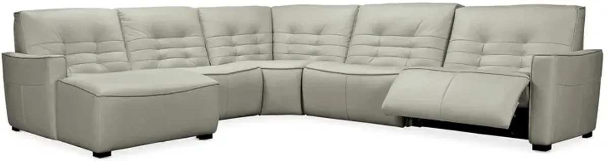 Reaux 5-pc. Sectional w/2 Power Recliners