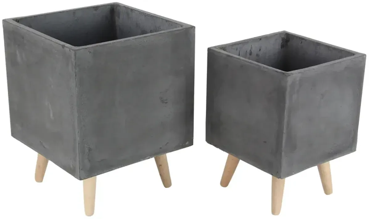 Ivy Collection Sayreville Planter Set of 2 in Dark Gray by UMA Enterprises