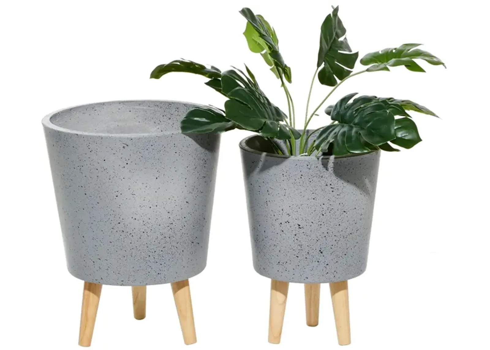 Ivy Collection Sheik Planter Set of 2 in Gray by UMA Enterprises