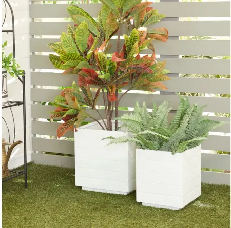 Ivy Collection Dallas Planter Set of 2 in White by UMA Enterprises