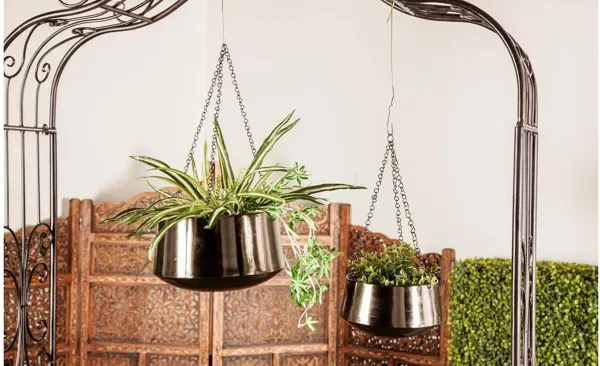 Ivy Collection Mamoru Planter Set of 2