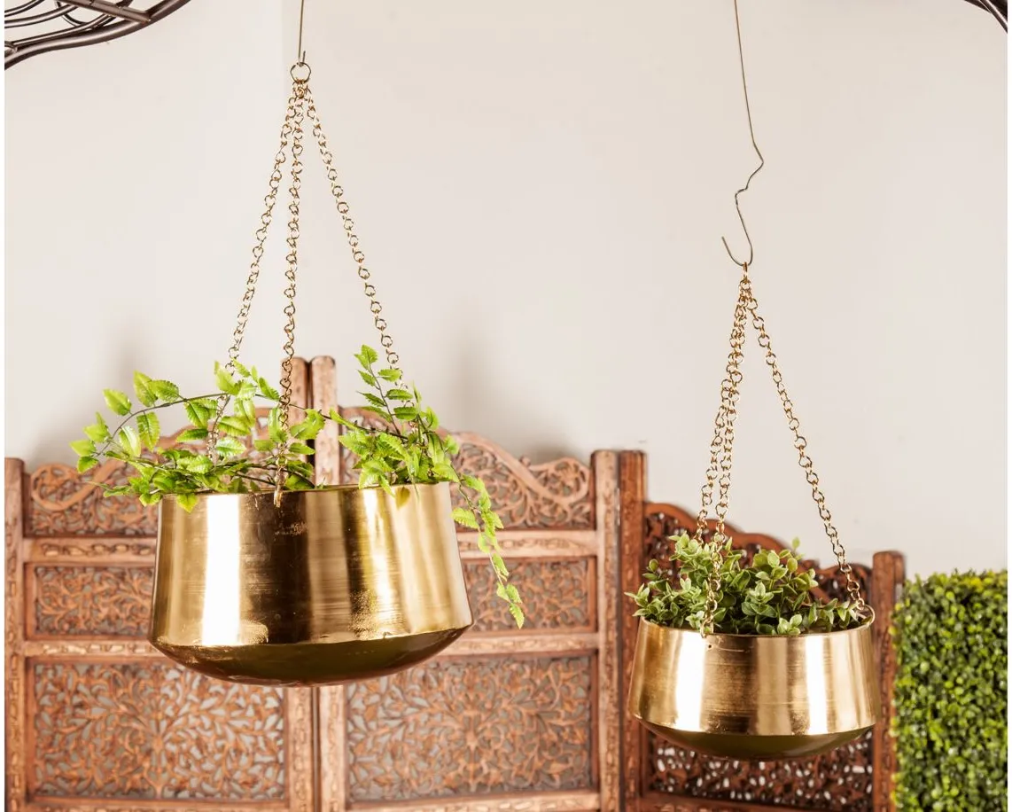 Ivy Collection Mamoru Planter Set of 2 in Gold by UMA Enterprises