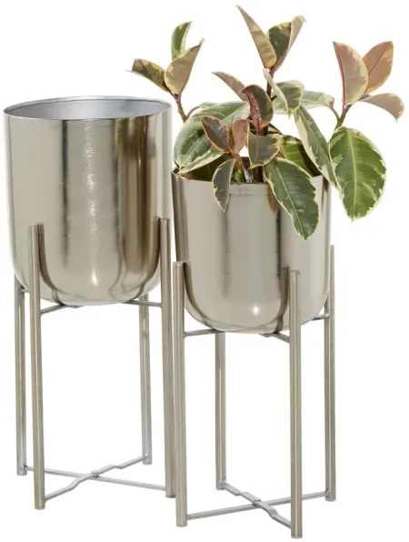 CosmoLiving Handsome Planter Set of 2 in Silver by UMA Enterprises