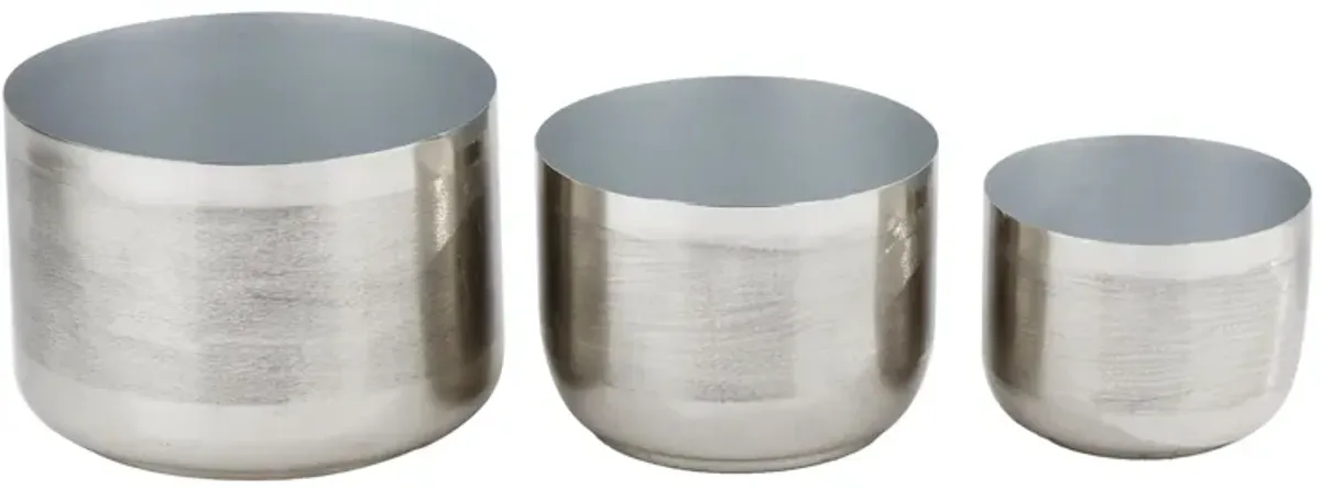 CosmoLiving Sleuther Planter Set of 3 in Silver by UMA Enterprises