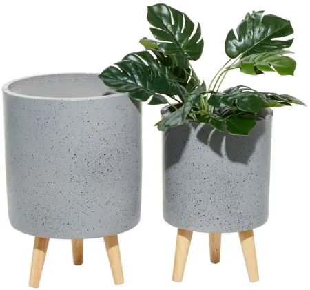 Ivy Collection Djini Planter - Set of 2 in Light Gray by UMA Enterprises