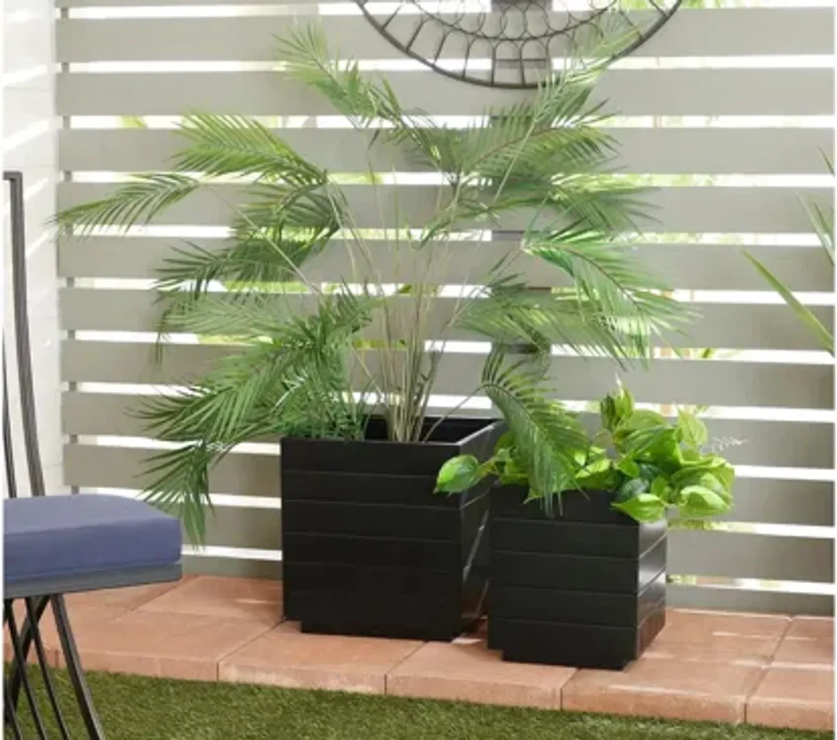 Ivy Collection Dallas Planter Set of 2