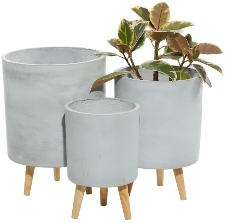 Ivy Collection Alphabittle Planter Set of 3 in Gray by UMA Enterprises