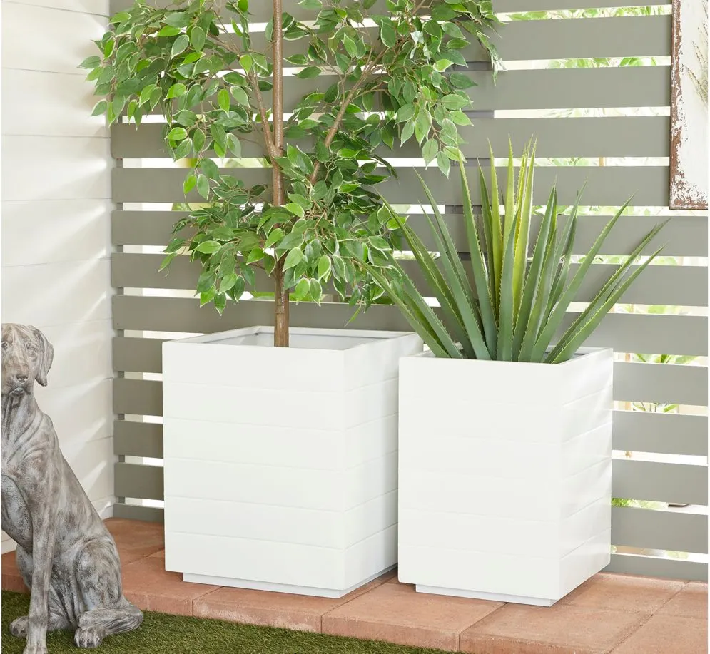 Ivy Collection Dallas Planter Set of 2 in White by UMA Enterprises