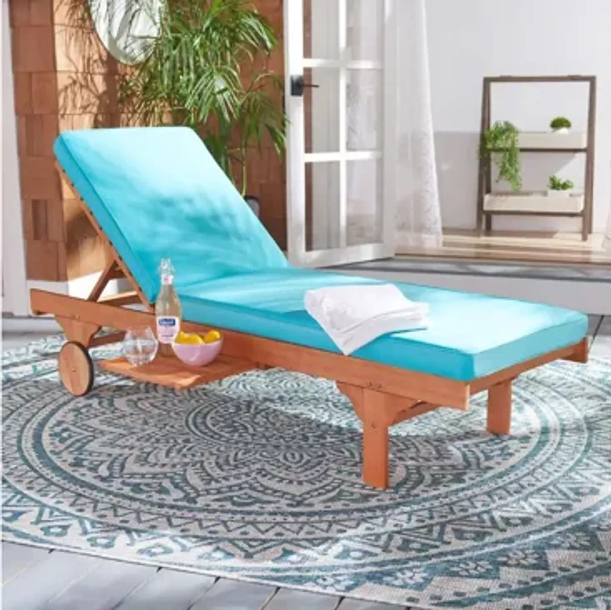 Artria Chaise Lounge Chair With Side Table