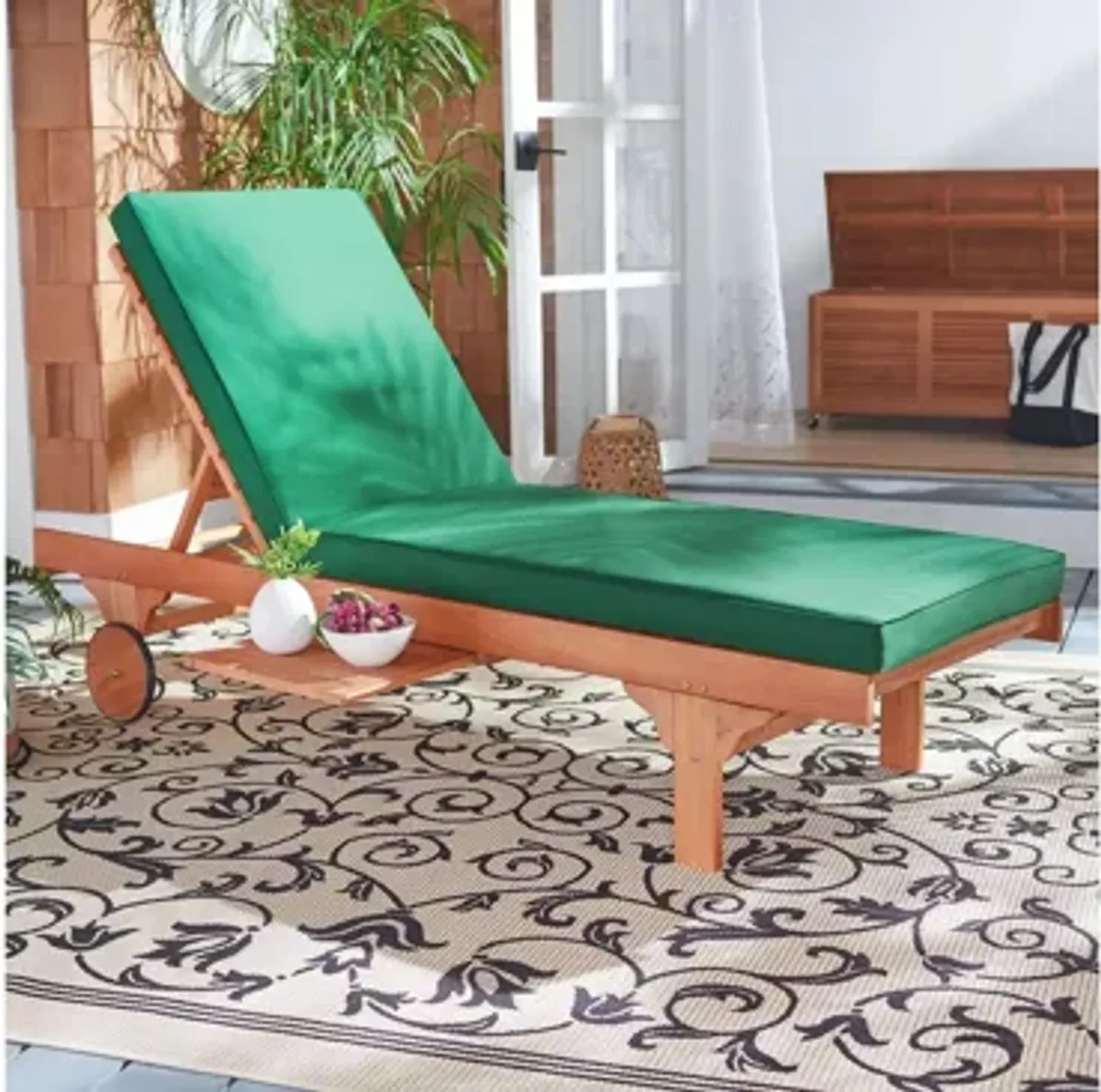 Artria Chaise Lounge Chair With Side Table