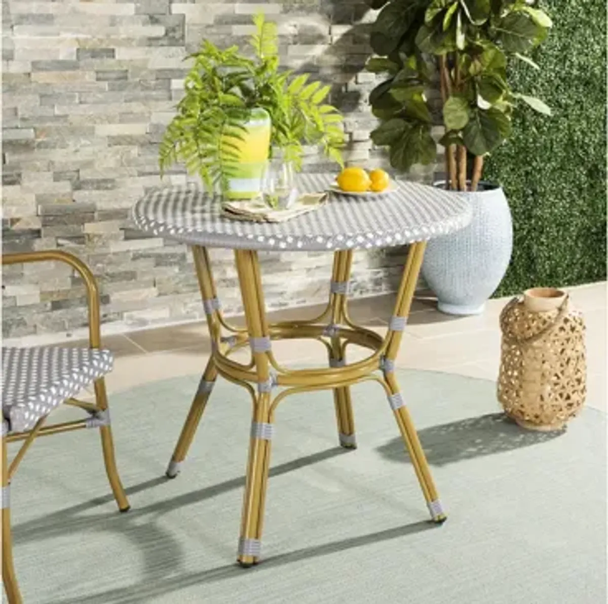 Nuca Outdoor Accent Table