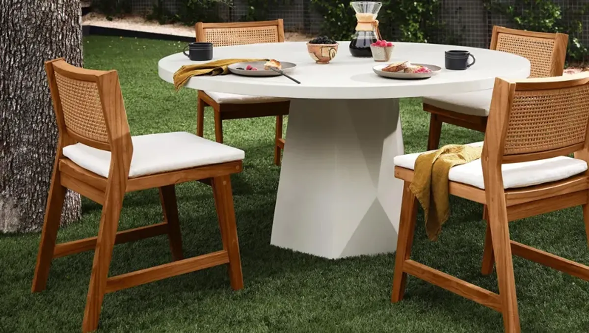 Bowman Outdoor Dining Table