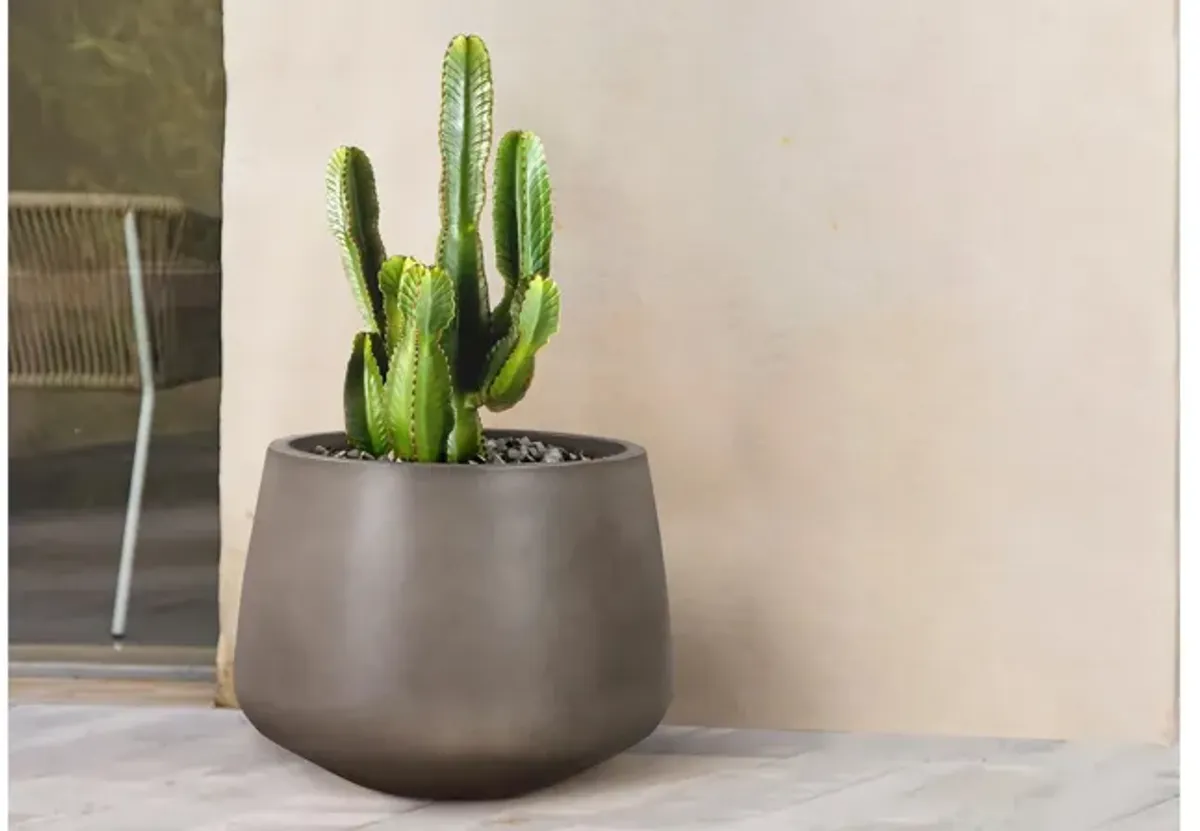 Amethyst Large Concrete Planter
