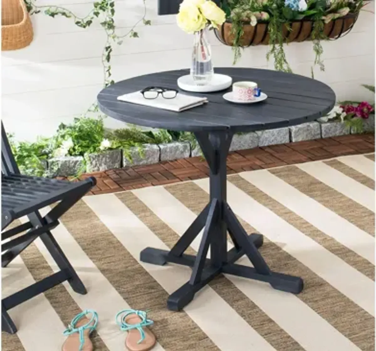 Zen Outdoor Round Table