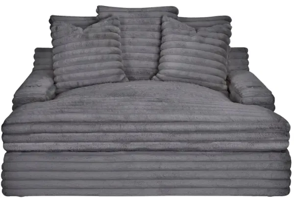 Woolly Chaise w/ Cup Holders and USB