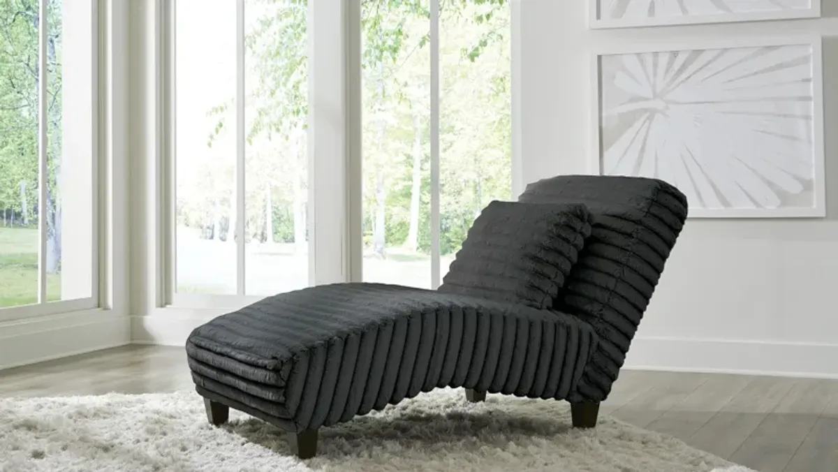 Mondo Chaise Lounge