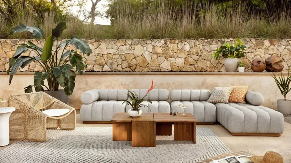 Roma Outdoor Sectional W/ Ottoman 5-pc.