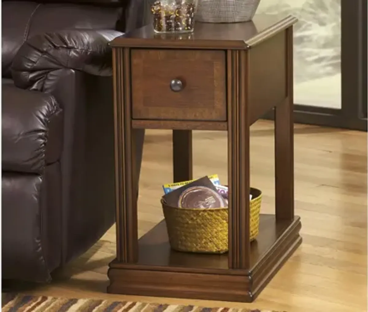Alonzo Chairside Table