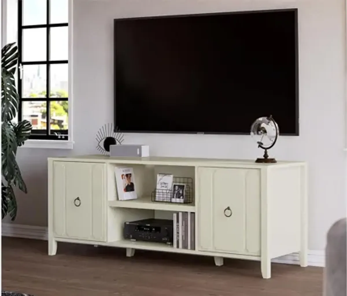 Her Majesty TV Console