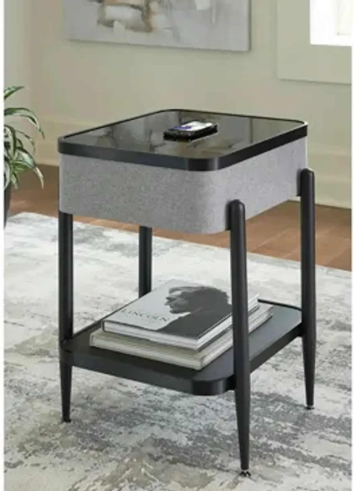 Jorvalee Accent Table