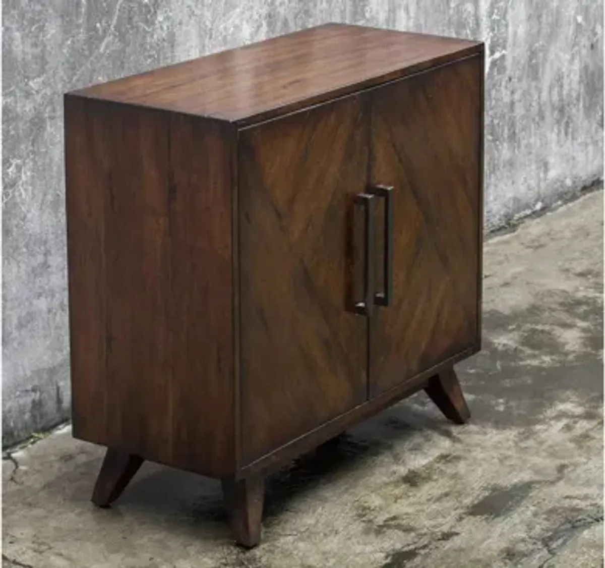Liri Accent Cabinet