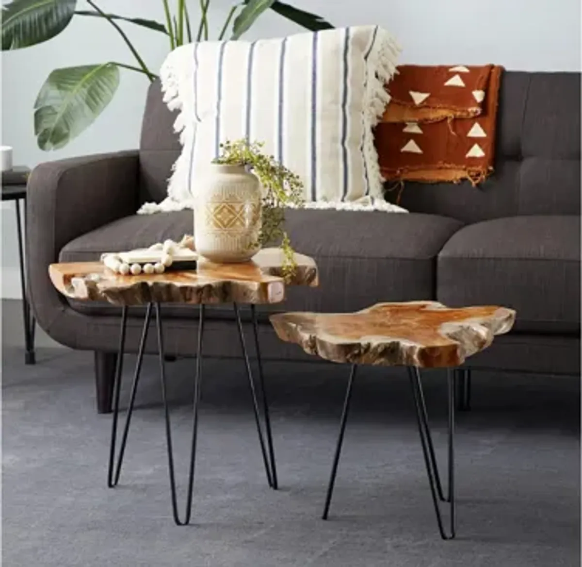 Ivy Collection Leaf Accent Table 2-pc.