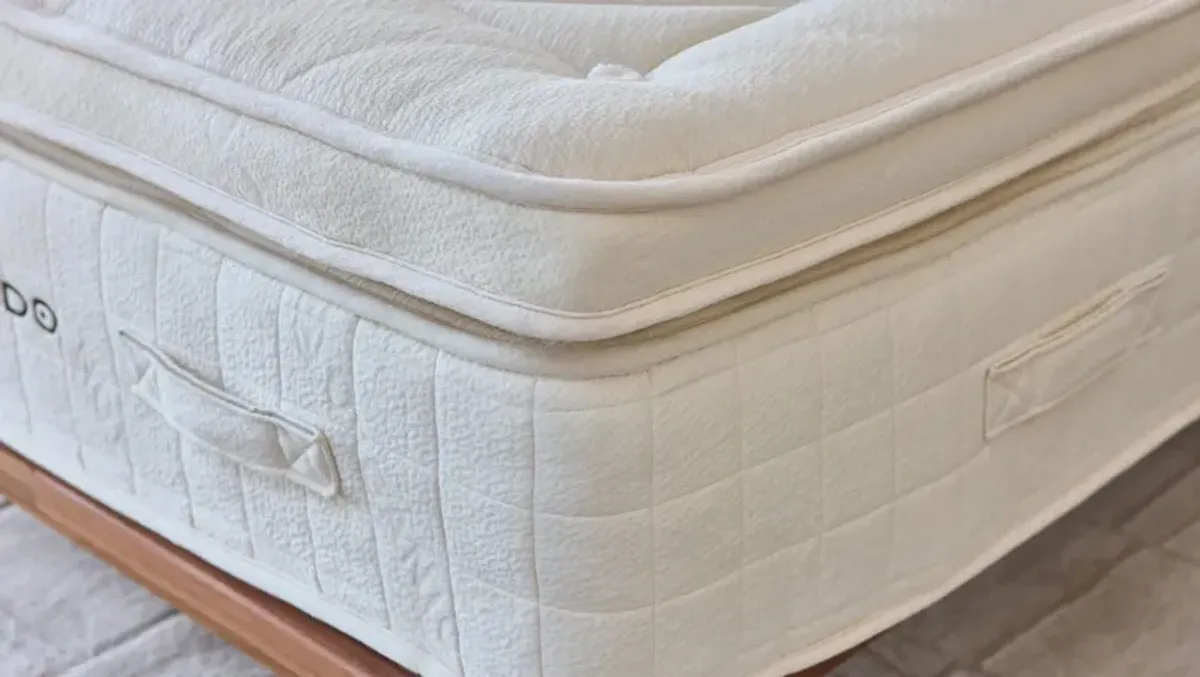 Avocado Luxury Organic Mattress BoxTop Ultra Plush