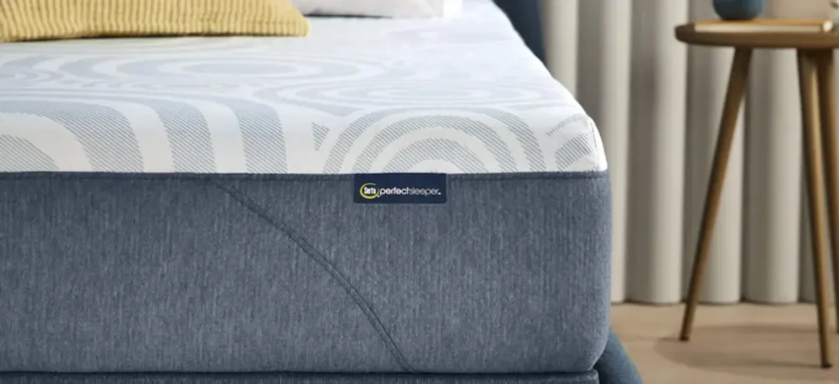 Serta Perfect Sleeper Nestled Night™ Gel Memory Foam Medium-Firm EZ Tote Mattress