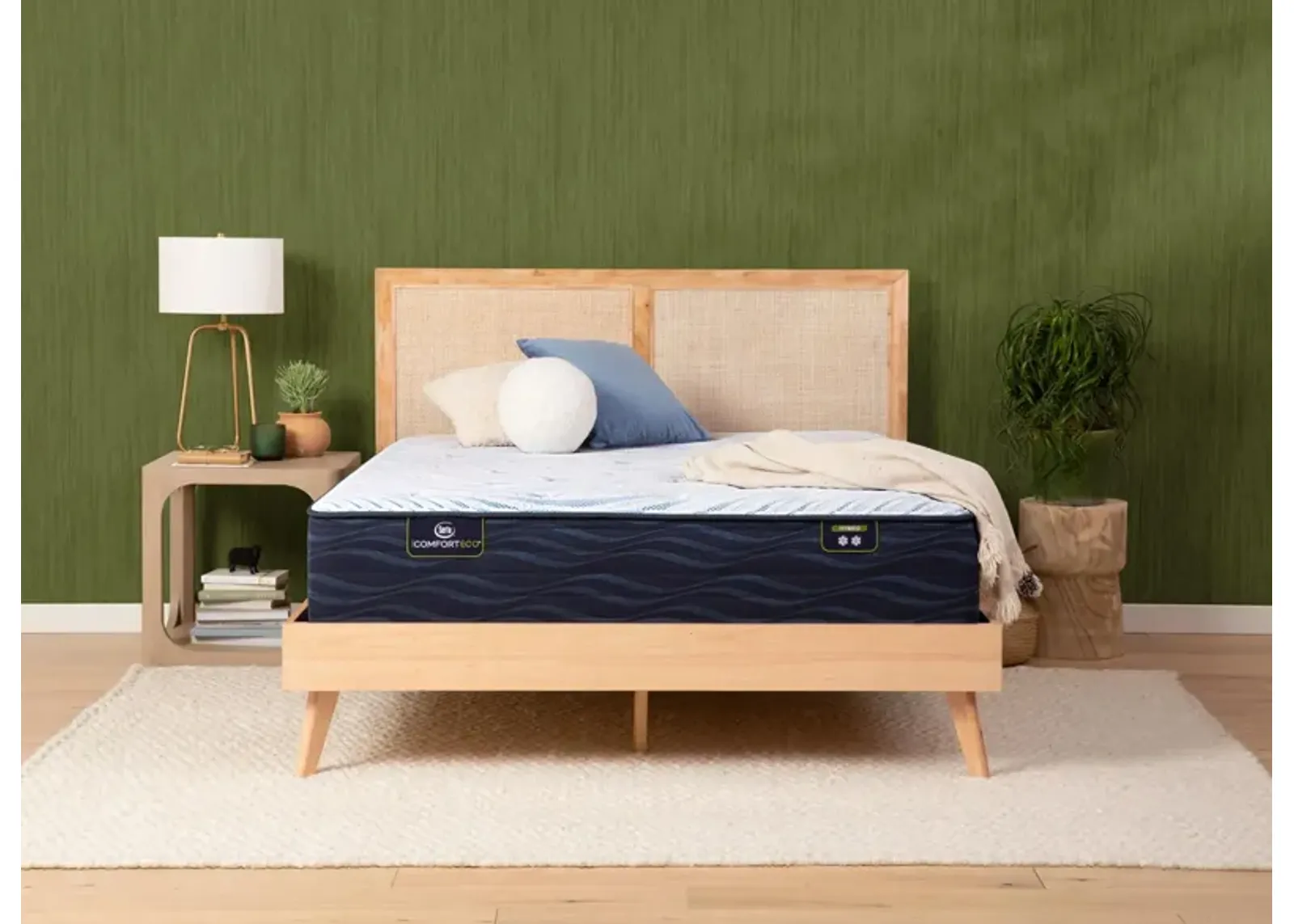 Serta iComfortECO™ Q15 Plush Mattress