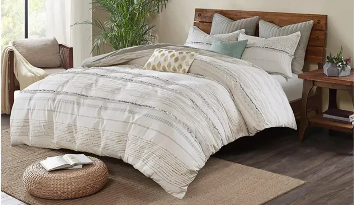 Nea Comforter Set