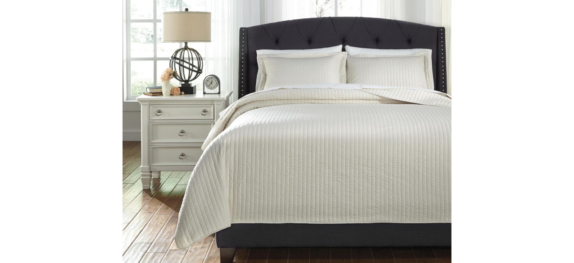 Raleda Queen Coverlet Set in Off-White by Ashley Express