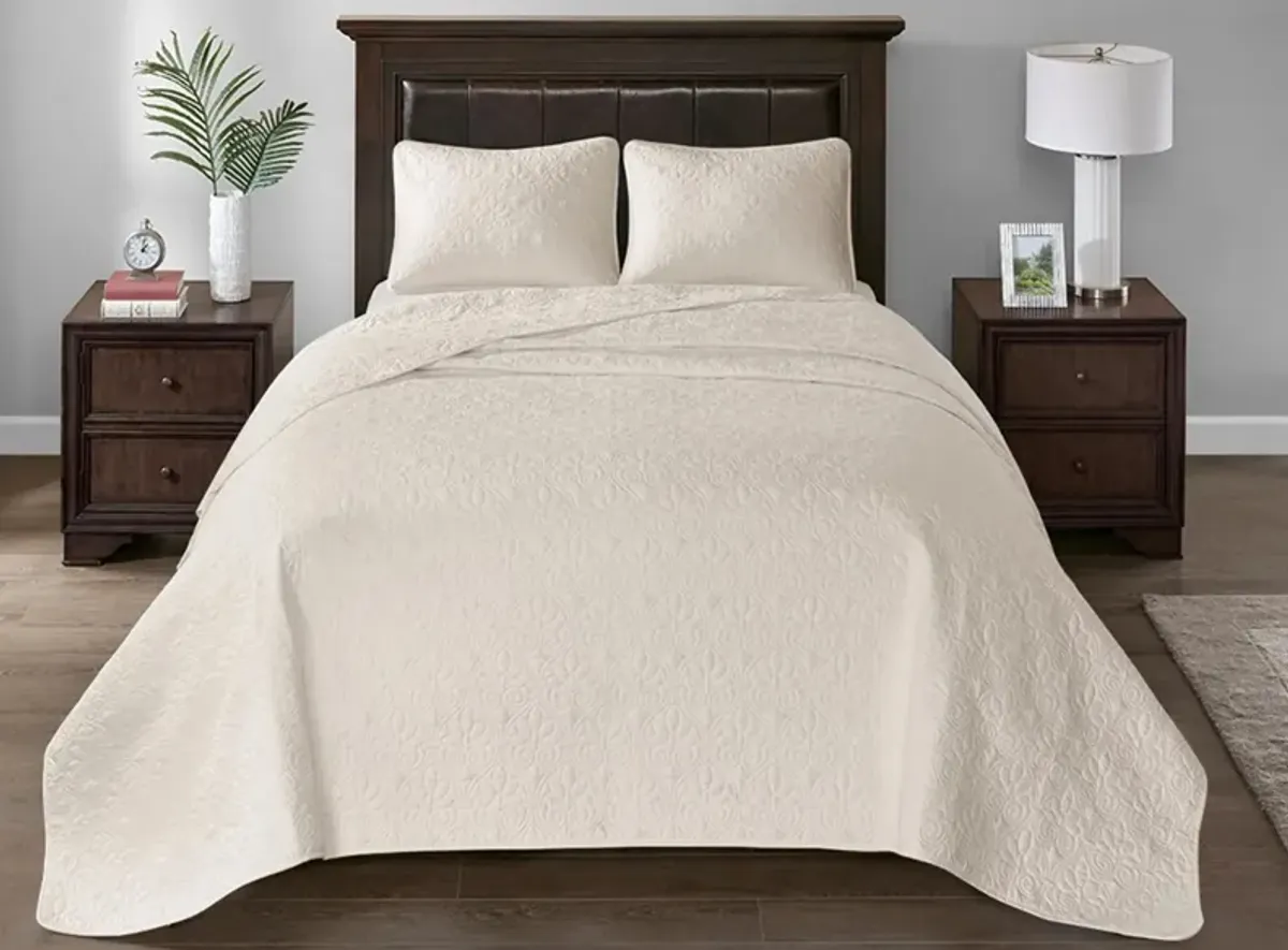 Quebec Bedspread Set