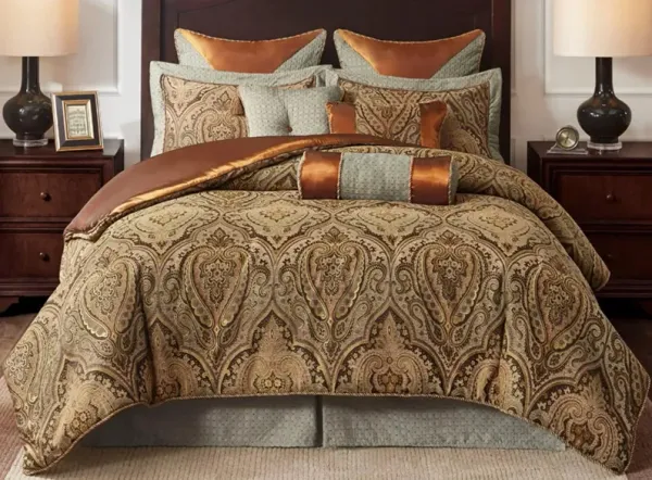 Canovia Springs Comforter Set