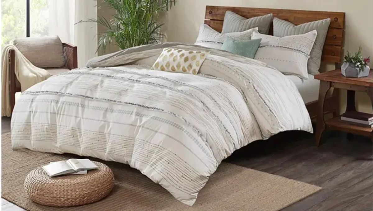 Nea Comforter Set