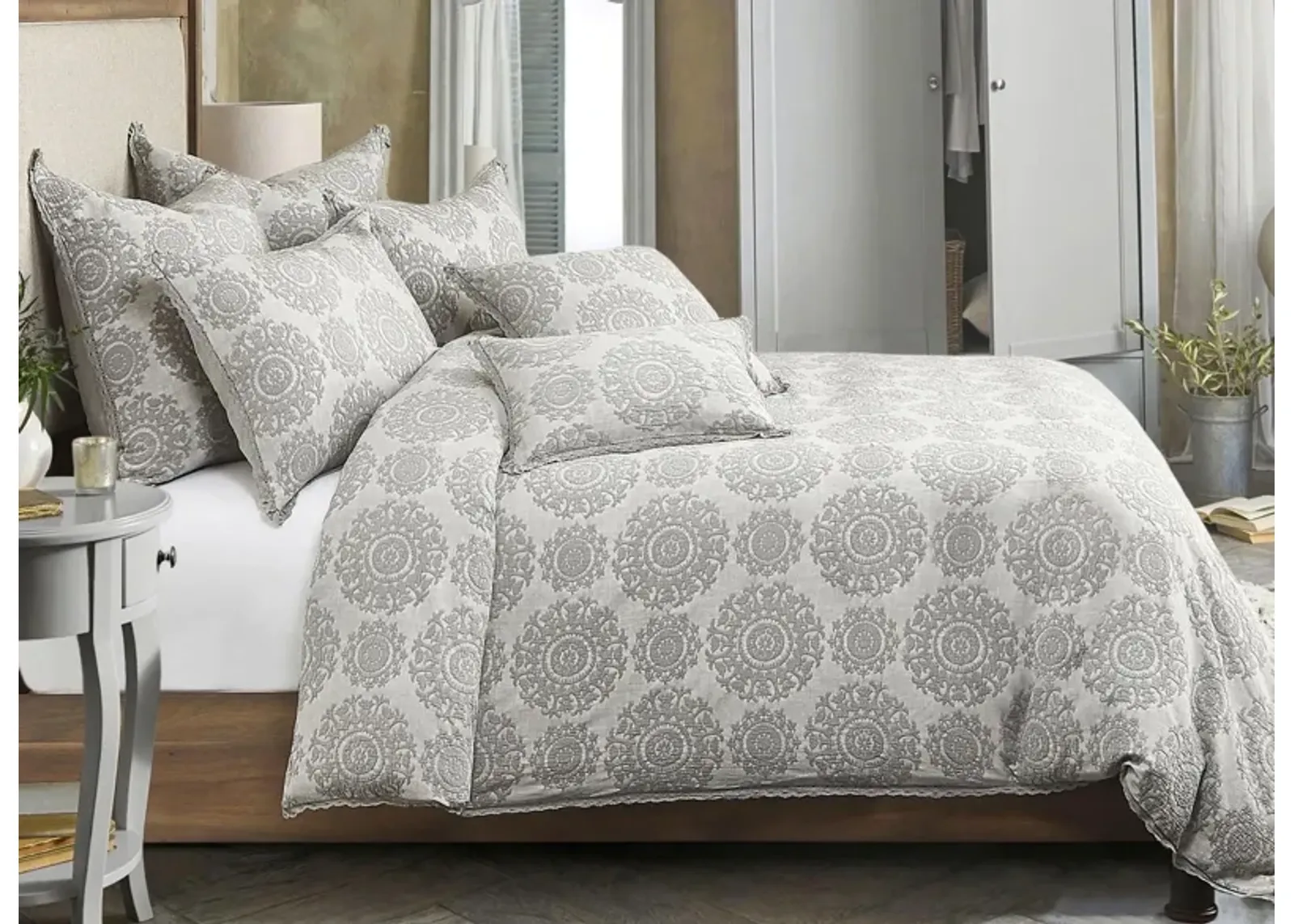 Reagan 8-pc. Duvet Set in Gray, Silver by Amini Innovation