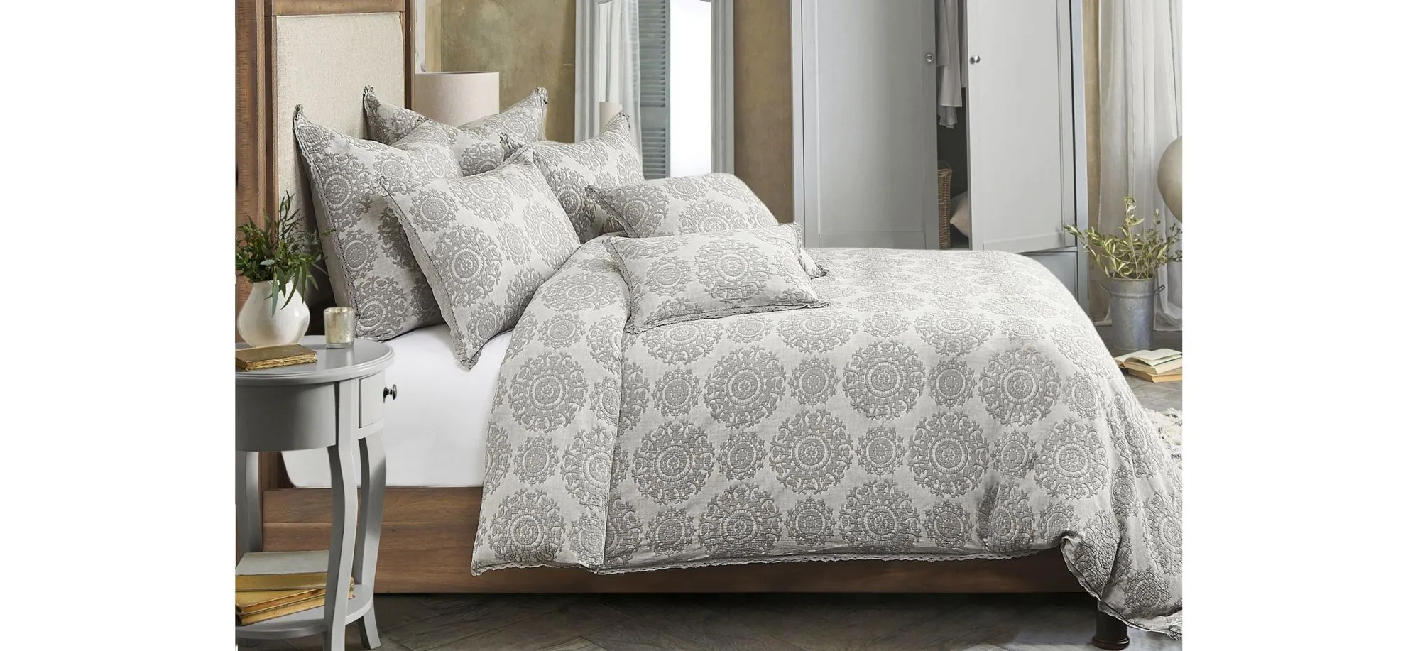 Reagan 7-Piece Duvet Set in Gray, Silver by Amini Innovation