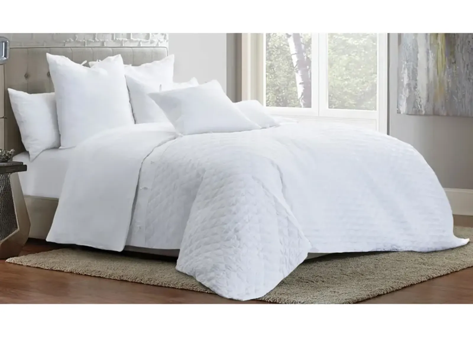 Gibson 7-pc. Duvet Set in White by Amini Innovation