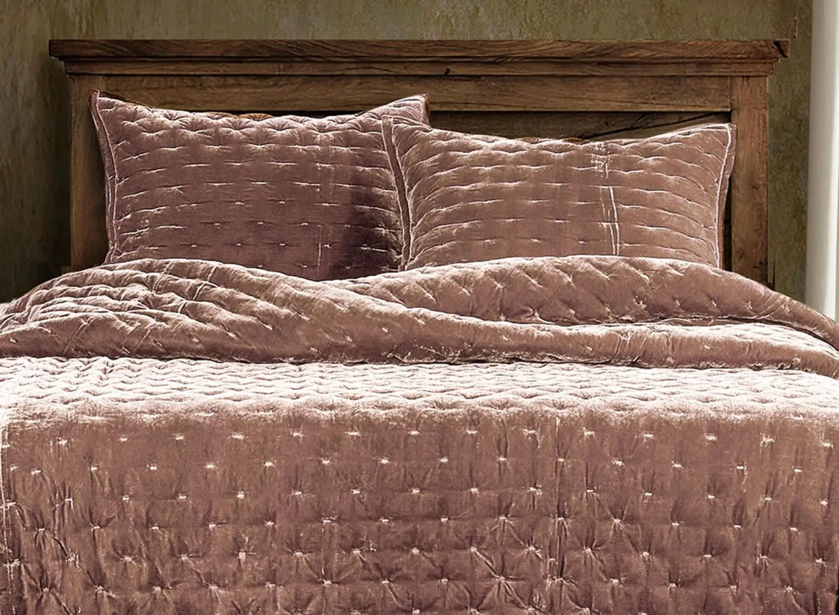 Youngmee 3-pc. Quilt Set in Dusty Rose by HiEnd Accents