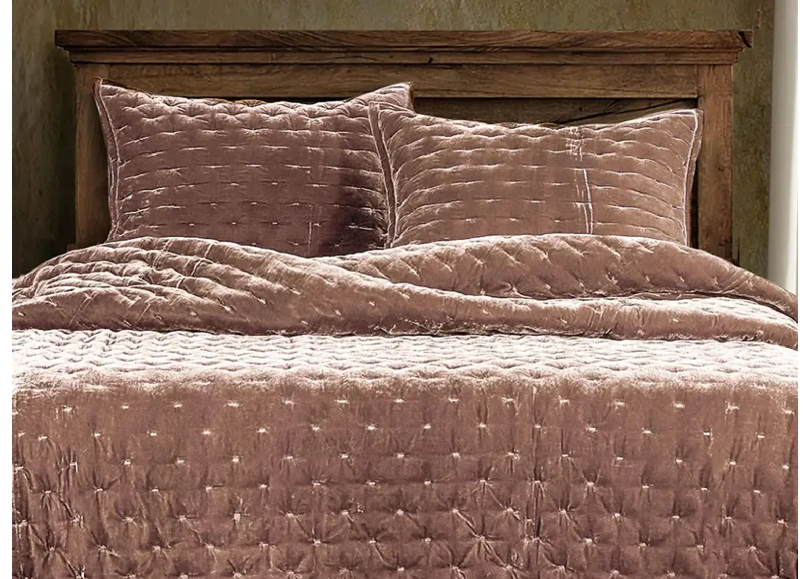 Youngmee 3-pc. Quilt Set in Dusty Rose by HiEnd Accents