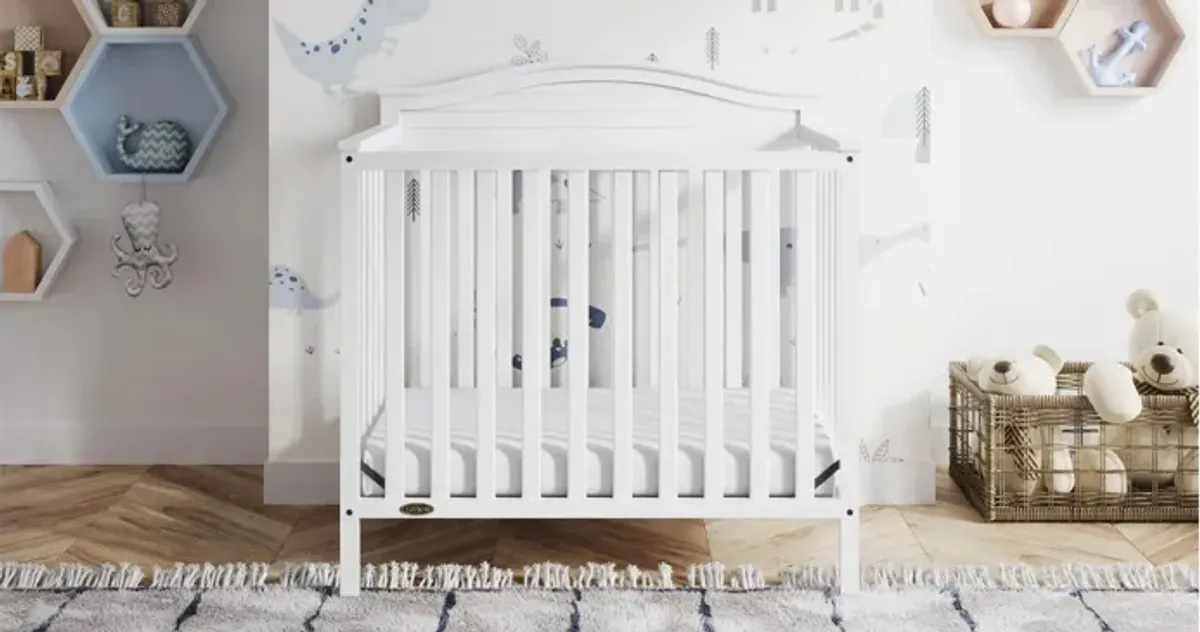 Graco Stella 4-in-1 Convertible Mini Crib